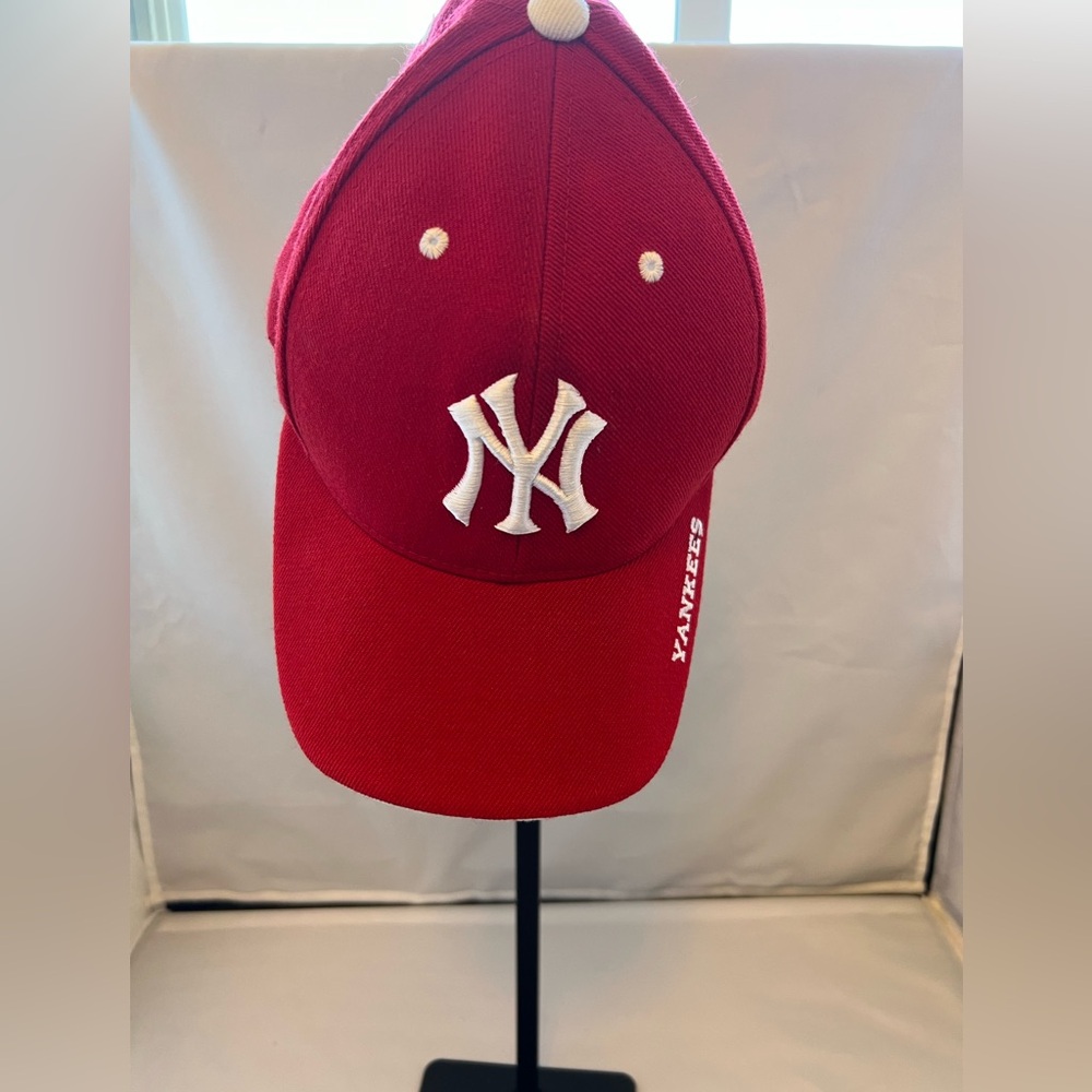 Red New York Yankees Baseball Cap